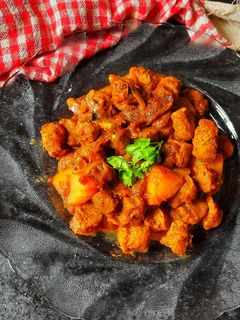 সোয়াবিন দোপেঁয়াজা (soyabean dopeyaja recipe in Bengali) রেসিপির প্রধান ছবি