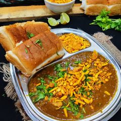 A picture of Misal Pav.