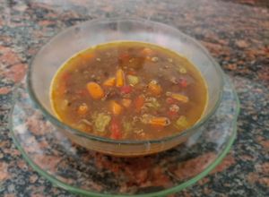 Una foto de Sopa de lentejas saludable