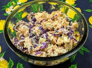 Foto de Salada Cremosa de Repolho, Maçã e Cenoura