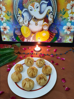 गुजिया मोदक रेसिपी मुख्य फोटो