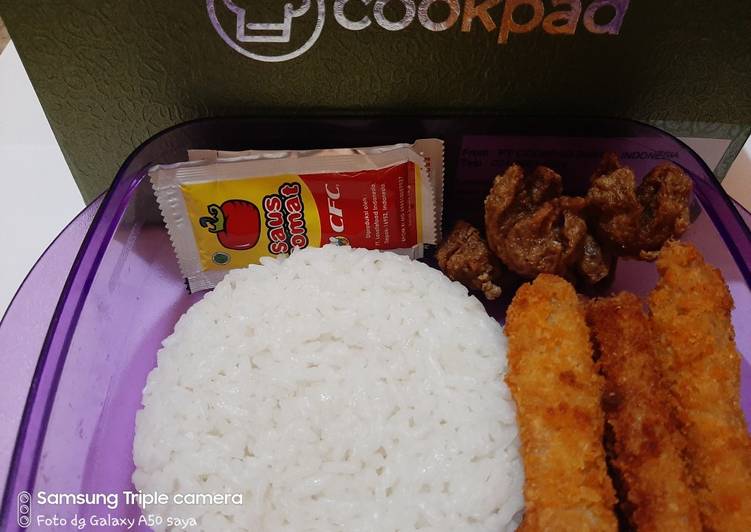 Langkah Mudah untuk Menyiapkan Nasi nugget ayam homemade &amp; bakso goreng (bekal untuk anak) Anti Gagal