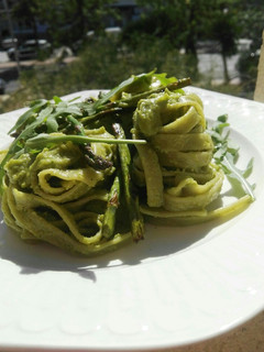 Una foto de Pasta en salsa verde