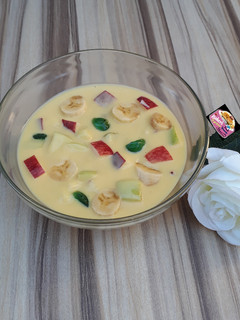 A picture of Fruity Custard.