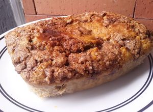 Una foto de Pan🥧 de banana🍌 con costra dulce de café☕🍯..