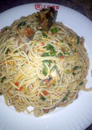 A picture of Jollof spaghetti.