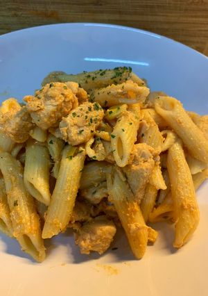 Tejszínes csirkés penne recept fotója