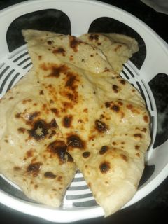 बटर नान (Butter Naan recipe in Hindi) रेसिपी मुख्य फोटो