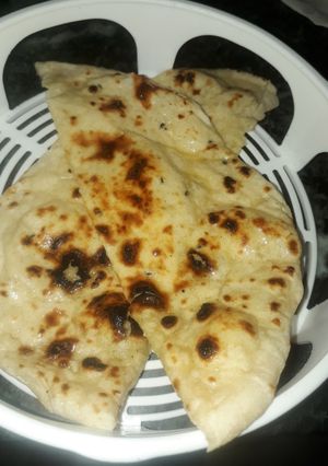 बटर नान (Butter Naan recipe in Hindi) रेसिपी मुख्य फोटो