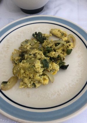 Una foto de Rajas con huevo