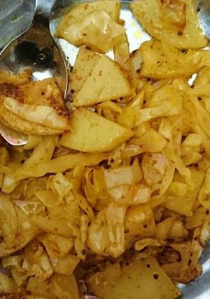 A picture of Aloo ki sabji.