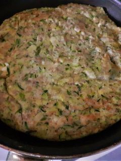 Una foto de 🫓Gran tortita de calabacín🥒