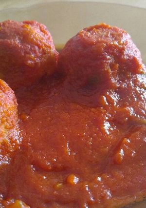 Una foto de Albóndigas con tomates