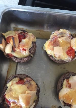 A picture of Mushroom,Tomato & Cheese Melts.
