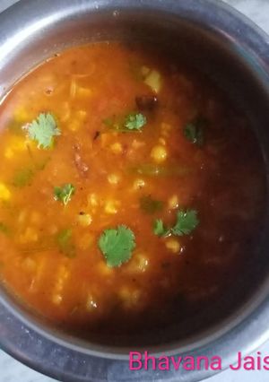 गोभी आलू ग्रेवीवाली सब्ज़ी(gobhi alu gravywali sabji recipe in hindi) रेसिपी मुख्य फोटो