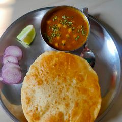 A picture of Bhatura.