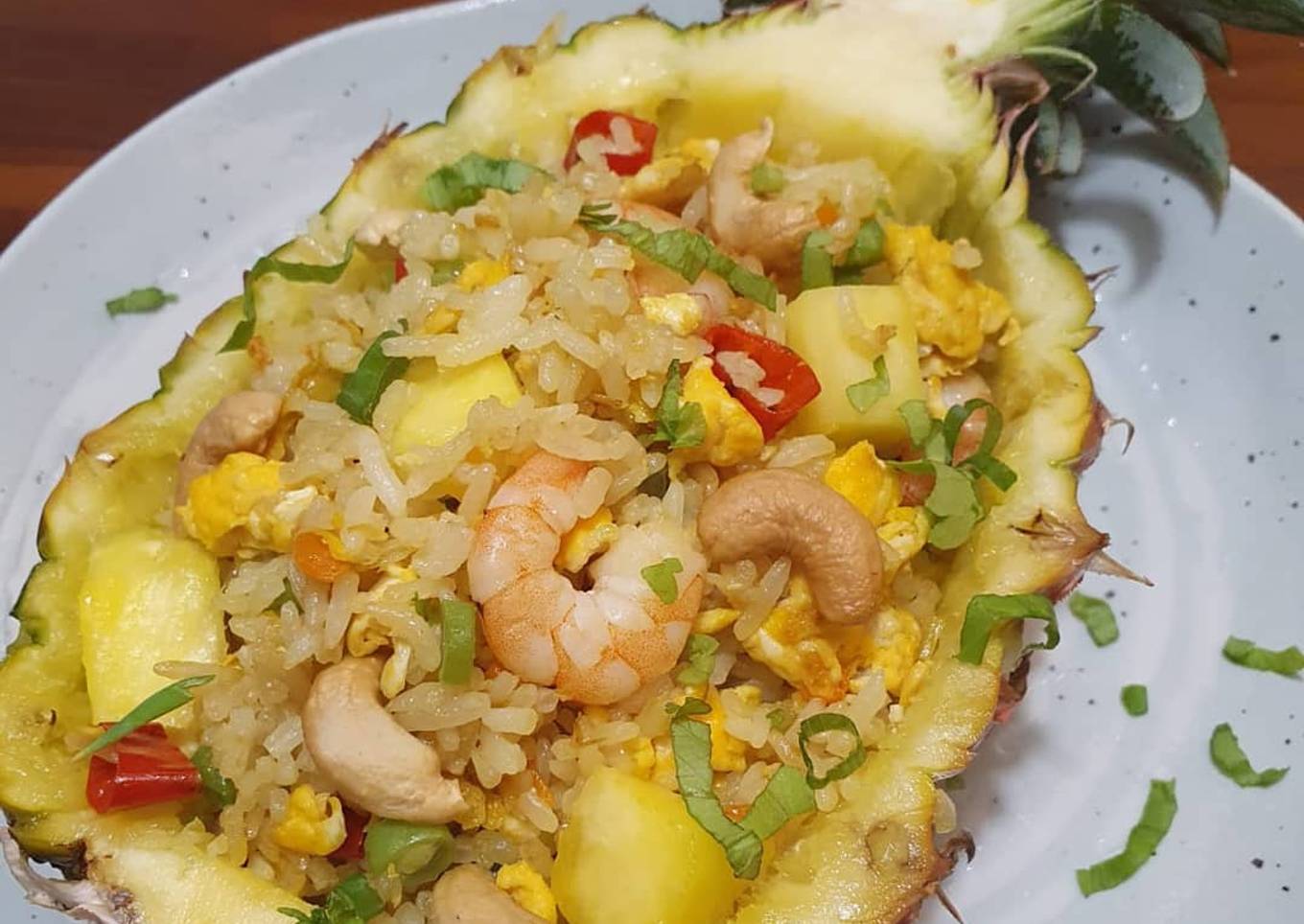 24. Pineapple Fried Rice (Nasi goreng nanas khas Thailand)