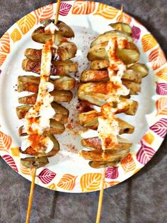 पेरी पेरी पोटैटो टॉरनेडो (peri peri potato tornado recipe in Hindi) रेसिपी मुख्य फोटो