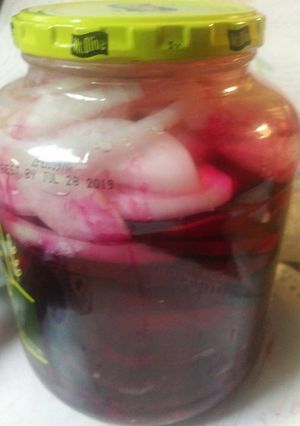 A picture of Pickled Beets and Onions.