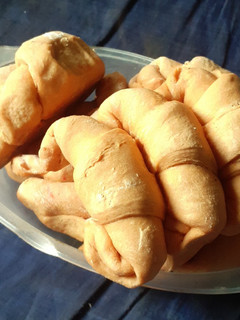 Una foto de Medialunas sabor dulce de leche 🥐