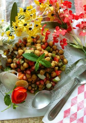 A picture of Chana chaat with minty flavour.