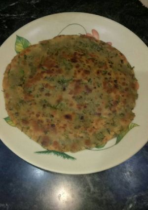 A picture of Crispy coriander (Dhaniya)parartha.