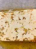 Feta con miele e aromi