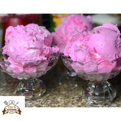 A picture of Strawberry Ice Cream.