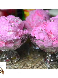 A picture of Strawberry Ice Cream.