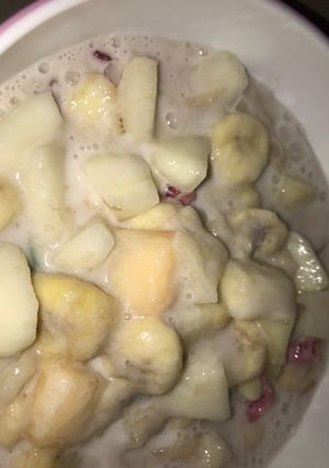 A picture of Creamy fruit chaat.