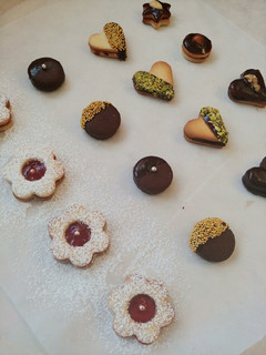 A picture of Sablee (butter cookies).