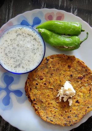 A picture of Missi roti.