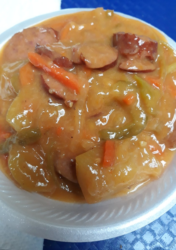 A picture of Cucuzza and Sausage.