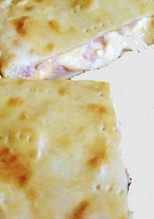 Una foto de Tarta De Jamón Y Queso Con Masa De Queso Crema