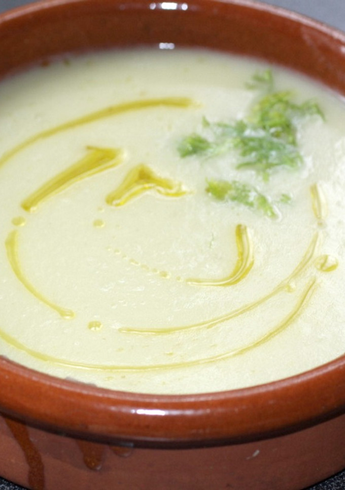 Una foto de Gazpacho de melón con helado