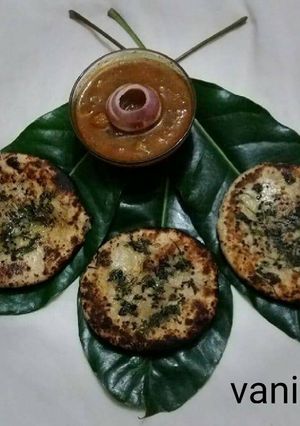 A picture of Amritsari aloo kulcha.