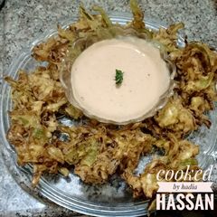 A picture of Veg fritters (pakoray).