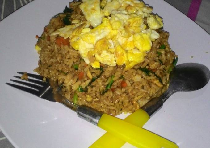 nasi goreng gila ( nasi goreng trasi muantap )