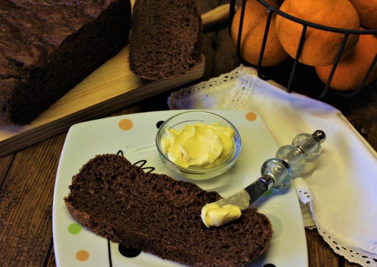 Pan de cacao y naranja