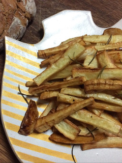 A picture of Parsnip Fries.