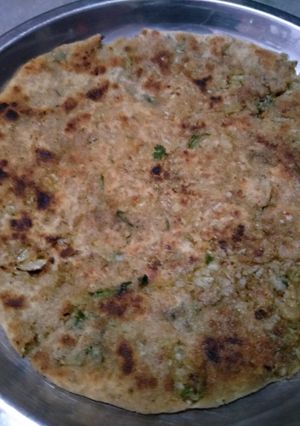 A picture of Ghobhi ka paratha.