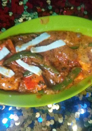 A picture of Cheesy paneer.