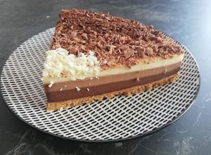 Una foto de 🍫 Tarta de 3 chocolates light 🎂 - baja en azúcar y integral