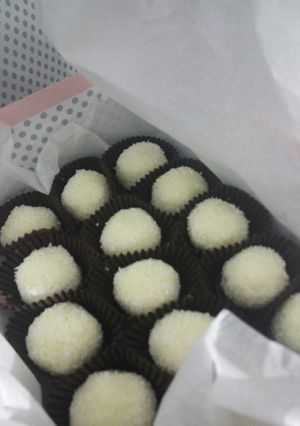 Una foto de Trufas de coco
