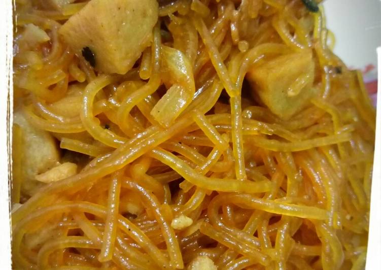 BiGor Puso (Bihun Goreng Putih telur dan bakso)