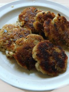 காலிஃப்ளவர் தவல அடை (Cauliflower thavala adai recipe in tamil) செய்முறை முக்கிய புகைப்படம்