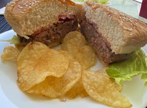 Una foto de Tuna burger