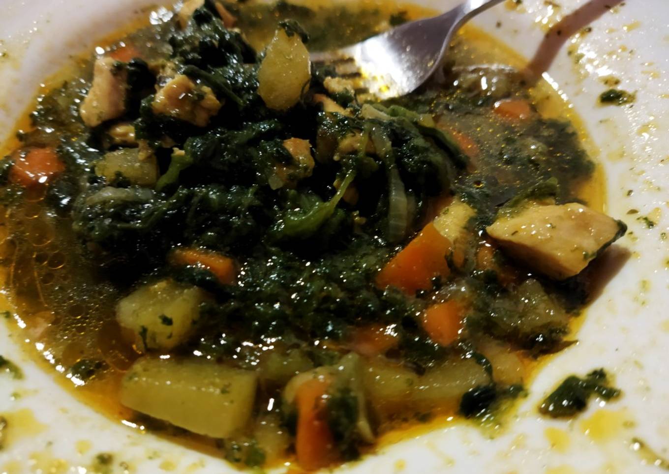Espinacas con pollo patata y zanahoria