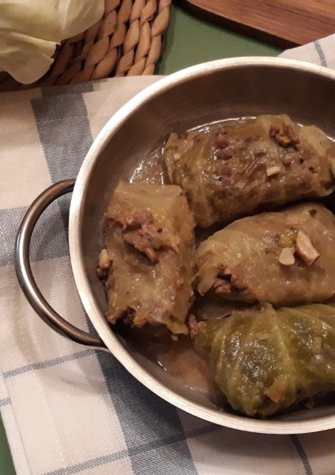 Una foto de Hojas de col rellenas de carne