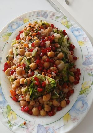 A picture of Chickpeas salad / healthy, protein, diet salad.